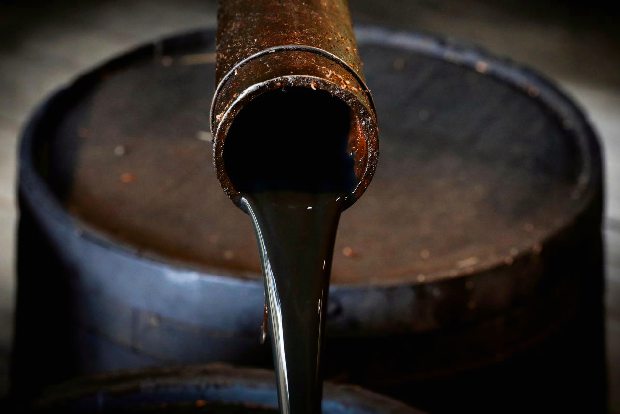 Crude oil futures rise on spot demand