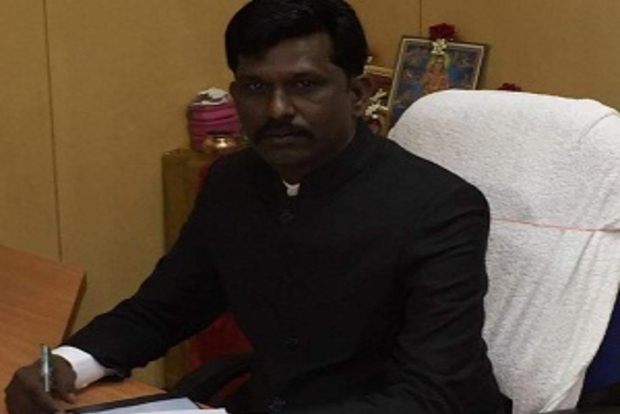 Tamil Nadus info body seeks retirement of 9 IAS, a warning bell