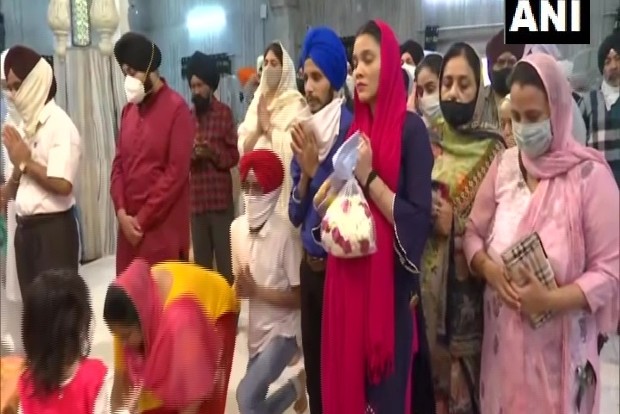 Devotees in Punjab, Haryana throng gurdwaras to mark Baisakhi