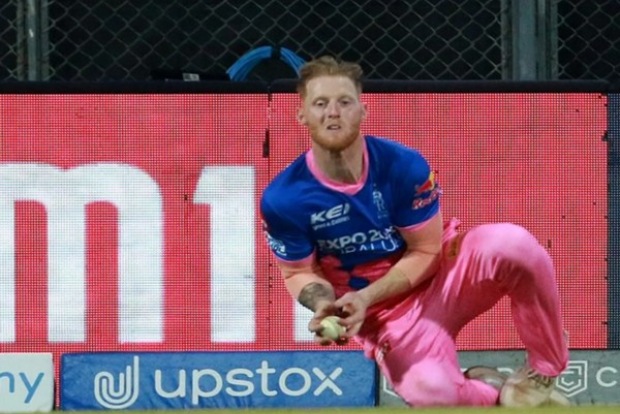 Stokes out with broken finger