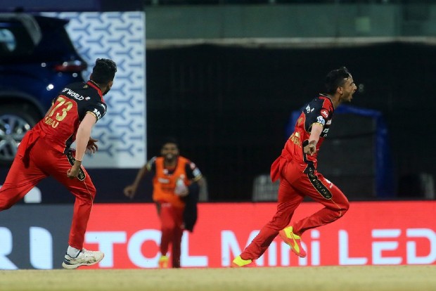 IPL 2021: Kohli went with Shahbaz because of two right-handers at the crease, says Siraj