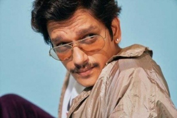 Vijay Varma takes flight home to maa