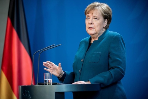 Rumblings over future leadership dog Merkels conservative bloc