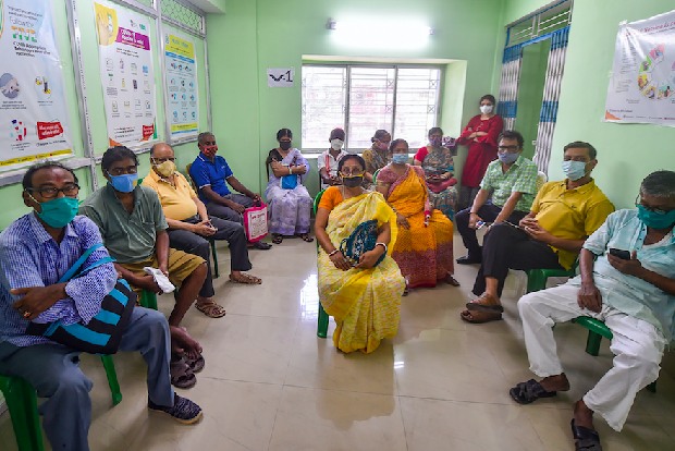 Sunday lockdown brings down vaccination numbers