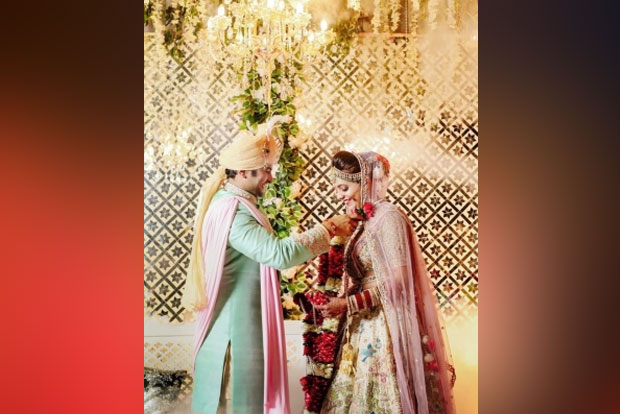 Sugandha Mishra and Sanket Bhosale share wedding picture