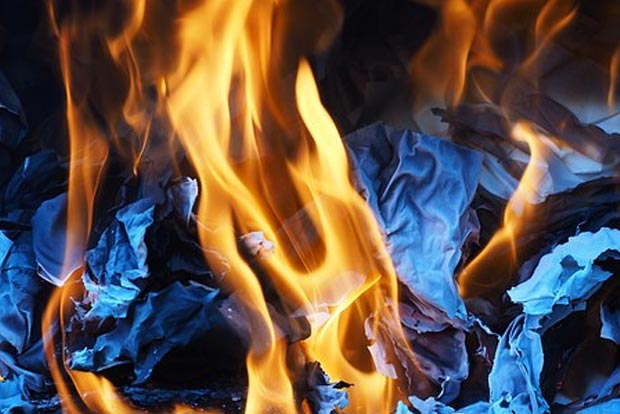 Woman lighting lamp for Aadi Krithikai catches fire, critical with 80 pc burns Woman lighting lamp for Aadi Krithikai catches fire, critical with 80 pc burns