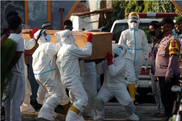 Indonesia finds COVID deaths more than three times higher for the unvaccinated