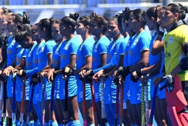 Chin up, you did us proud: Womens hockey team gets lauded for fighting Olympic show
