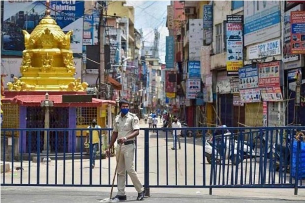 Police restrict people from Kerala on the border