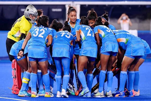Indian Womens Hockey Team Breaks Down While Talking To PM Modi