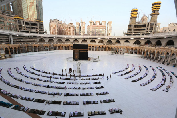 Saudi to start receiving Umrah requests from foreigners