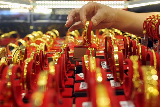 Jewellers to go on strike on Aug 23 over arbitrary hallmarking norms Jewellers to go on strike on Aug 23 over arbitrary hallmarking norms