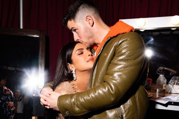 Nick Jonas Commences Jonas Brothers Tour With Cake From Wife Priyanka Chopra