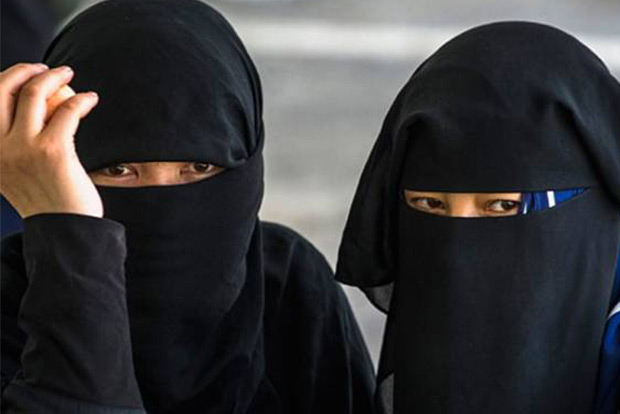 Prices of hijab, turban jump in Afghanistan with Talibans return