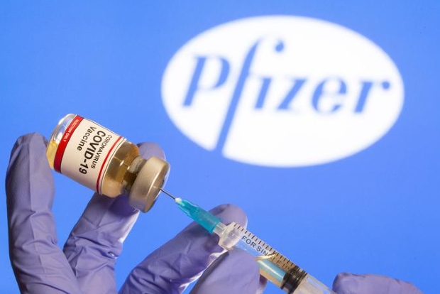 US regulators give full approval to Pfizer COVID-19 vaccine