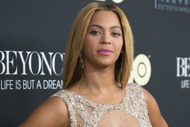 Beyonce channels her inner Audrey Hepburn Beyonce channels her inner Audrey Hepburn