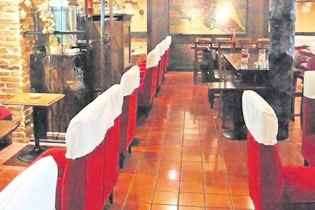 Govt told to make hand gloves must at eateries, outlets
