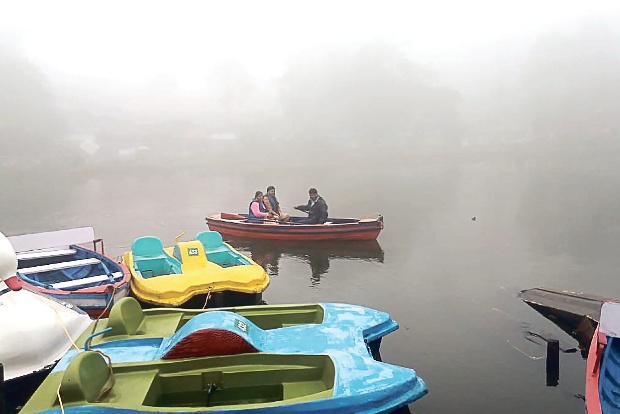 Strong winds force to halt boating in Kodai
