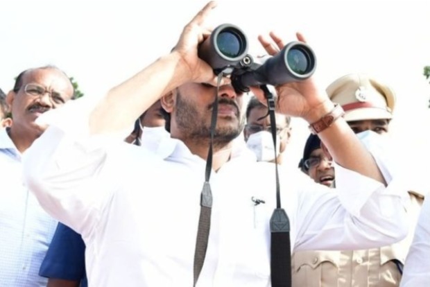 Andhra CM assures all help to flood victims