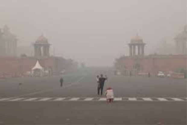 Delhis air quality improves marginally, inches closer to poor category Delhis air quality improves marginally, inches closer to poor category