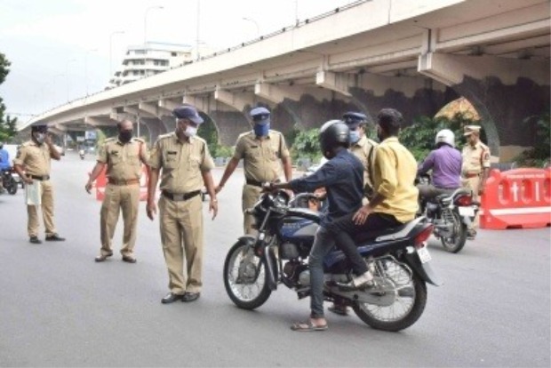 179 pending fines worth Rs 42K for traffic violations, Hyderabad man flees again