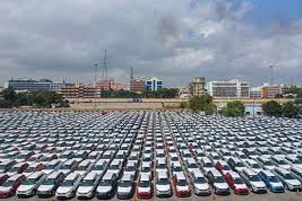 Chips paucity forces PV sales to nosedive 19 percent in November: SIAM