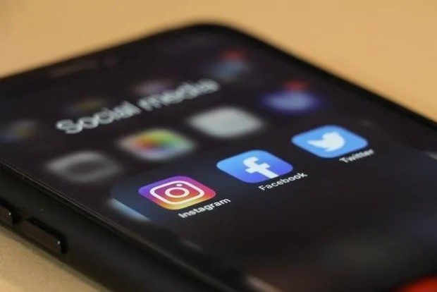 US Senators announce new social media transparency bill US Senators announce new social media transparency bill