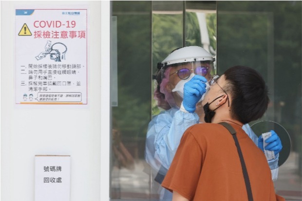 Taiwan records first omicron case in traveller from Africa