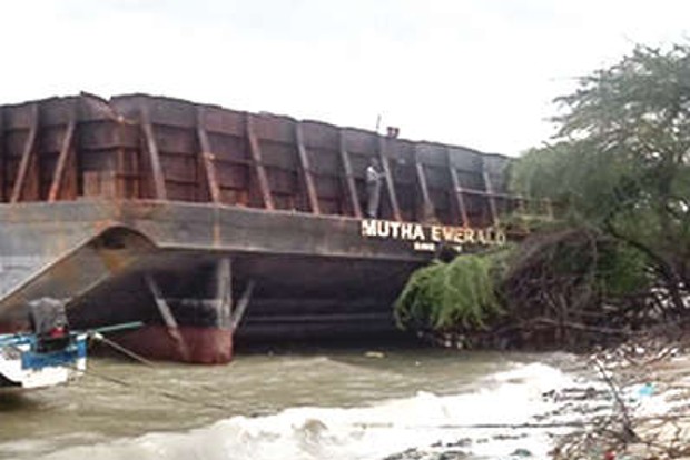 Tug-driven barge from Maldives runs aground near Thoothukudi port