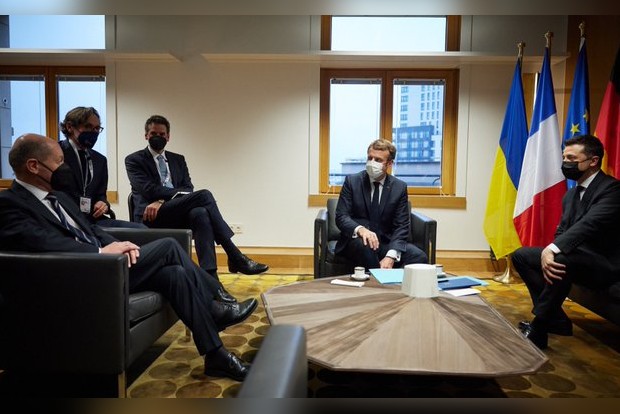 Ukrainian President meets French, German leaders Ukrainian President meets French, German leaders