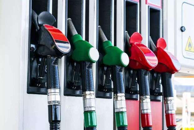 OMCs keep diesel, petrol prices steady on Friday