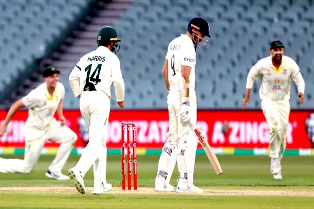 Cricket-Australia beat England by 275 runs in Adelaide test