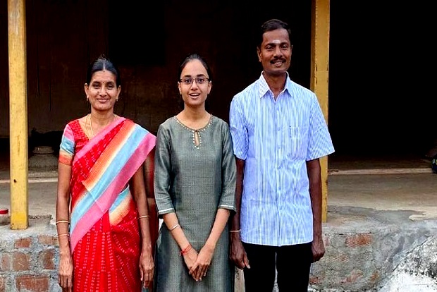 Tamil Nadus Swega Saminathan receives US scholarship worth Rs 3 crore Tamil Nadus Swega Saminathan receives US scholarship worth Rs 3 crore