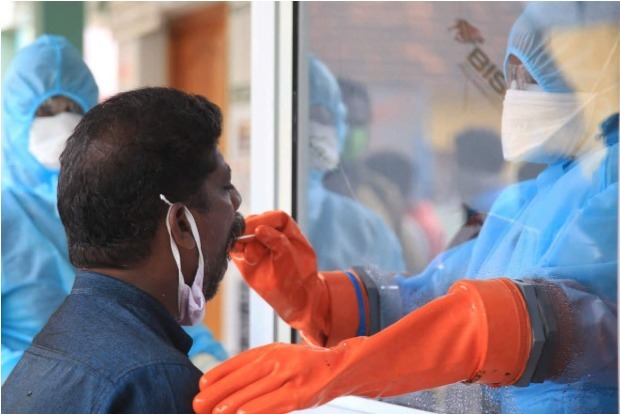 Flyers from at-risk countries told to pre-book for RT-PCR online