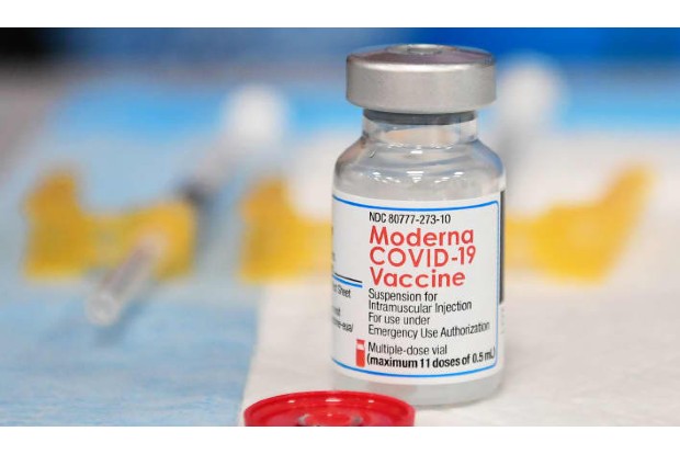 Moderna says its Covid-19 booster appears effective against Omicron