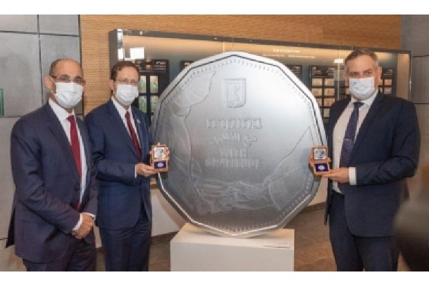 Special coin honors Israeli medical staff for fighting Covid