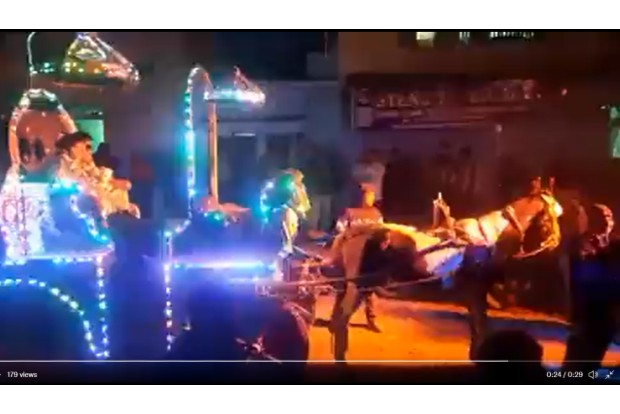 Madhya Pradesh Tea seller celebrates purchase of smartphone for daughter by taking out procession