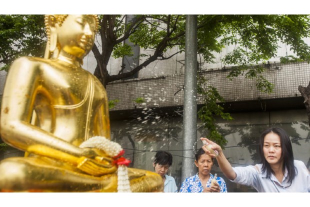 Bangkok cancels official New Year events amid Omicron fear