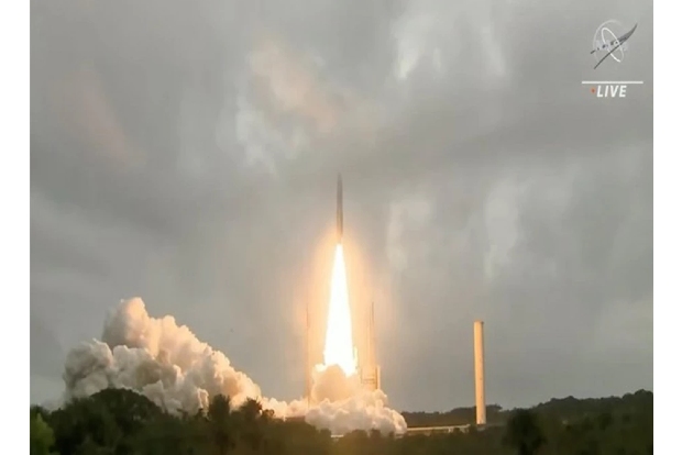 NASAs Webb Telescope launches to see first galaxies, distant worlds