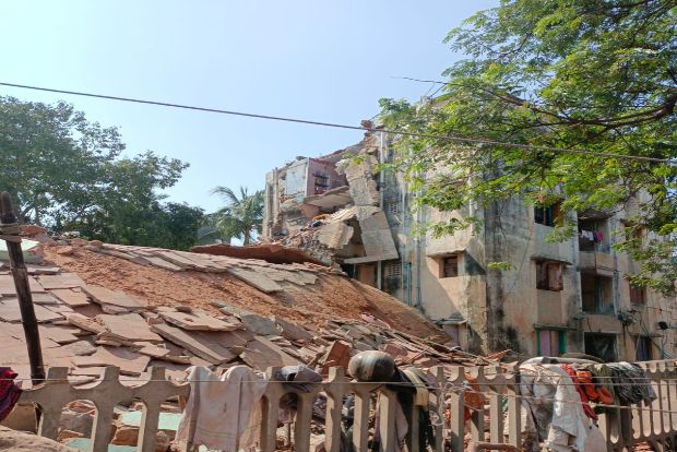 TNSCB building with 24 houses collapses in Tiruvottiyur, Stalin announces Rs 1 lakh for families TNSCB building with 24 houses collapses in Tiruvottiyur, Stalin announces Rs 1 lakh for families