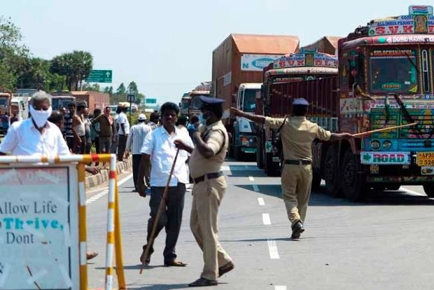 Strict vigil on TN-Kerala border as Omicron cases spike