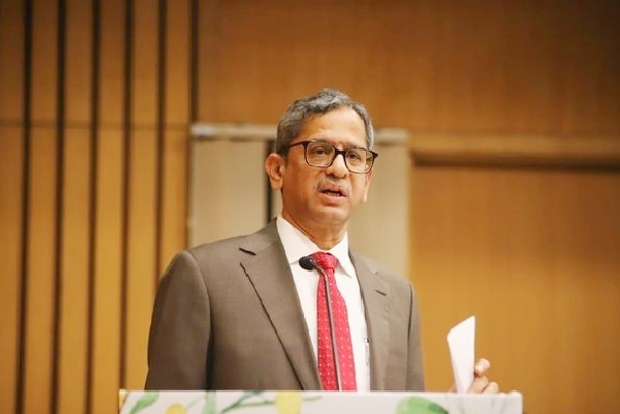 Dancing on razors edge: CJI on journalists work in present time