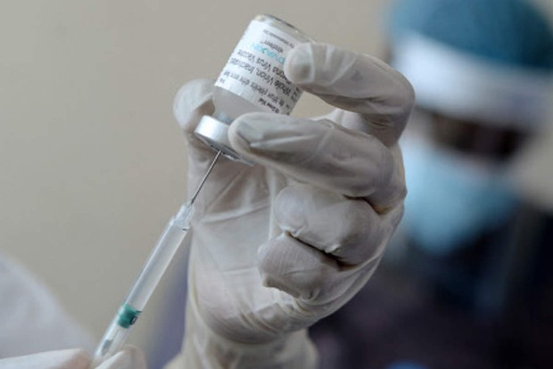 Woman jabbed 4 times tests Covid positive at Indore Woman jabbed 4 times tests Covid positive at Indore