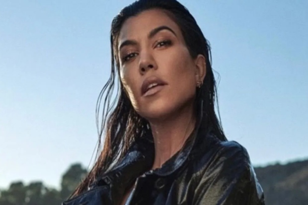 Kourtney Kardashians reaction to Travis Barkers post gets fans excited