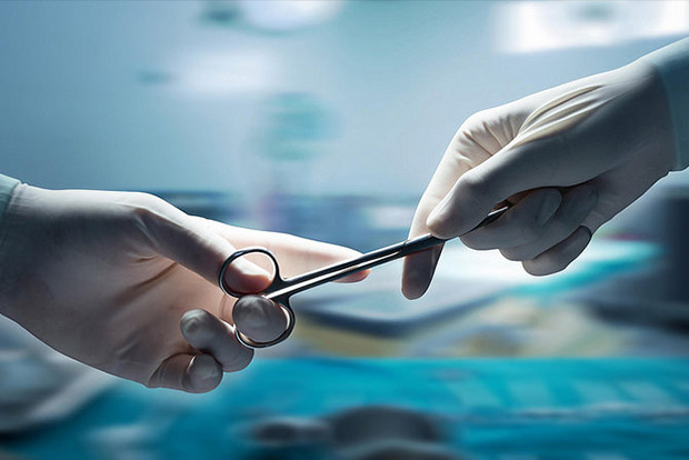 Women undergo less aggressive heart surgery, experience worse outcomes than men