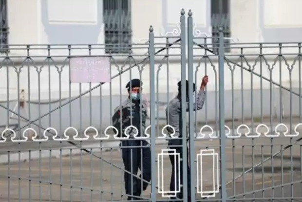 Myanmar blocks access to Twitter, Instagram