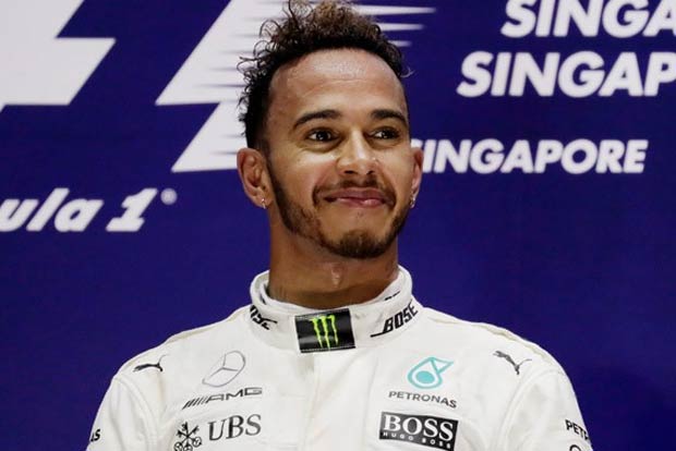 F1 champion Hamilton signs 1-year deal to stay at Mercedes