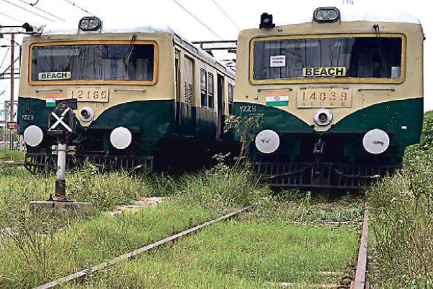 Male college students can use suburban trains from Feb 15 Male college students can use suburban trains from Feb 15