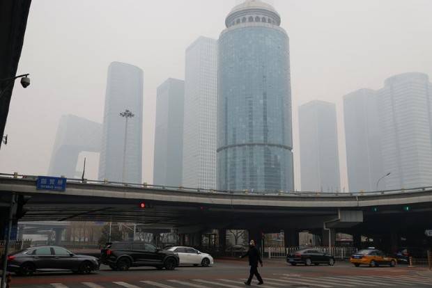 Beijing smog casts gloom over Chinas Lunar New Year holiday Beijing smog casts gloom over Chinas Lunar New Year holiday