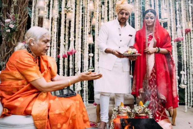 Dia Mirza thanks female priest who conducted her wedding rituals